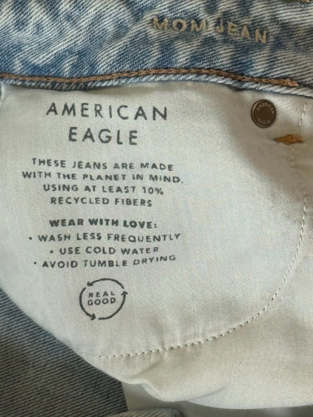 American Eagle Mom Jean Light Wash High Rise Sz 8 - Picture 2 of 5